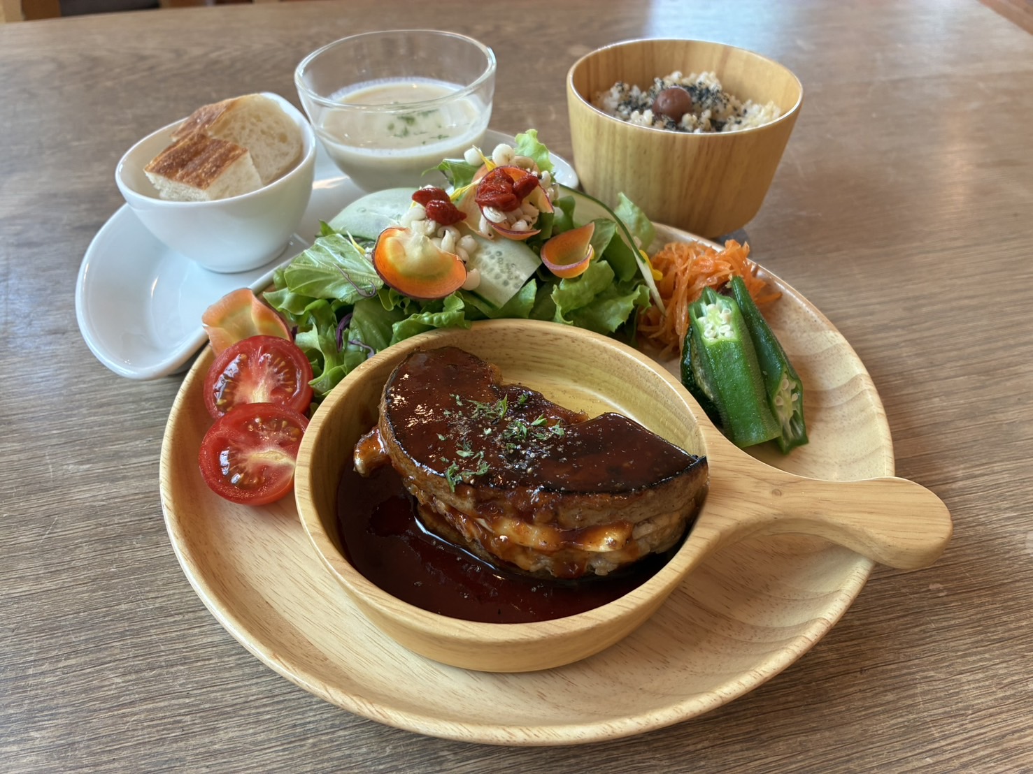 いまの新月メニュー・全粒粉車麩のはさみ焼 特製BBQソース